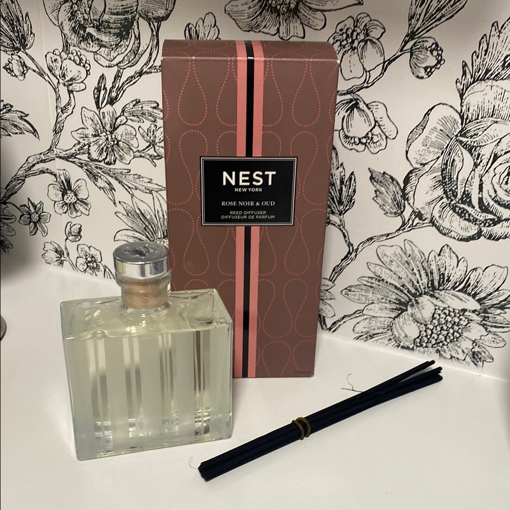 NEST Fragrance Rose Noir& Oud Reed Diffuser